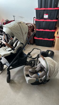 Nuna stroller and car seat