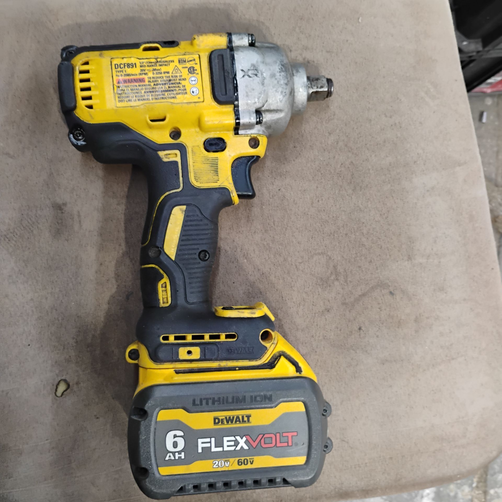 DeWalt 20v XR. 1/2 impact
