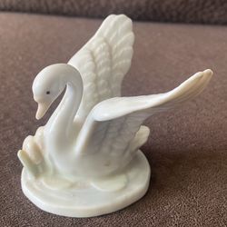 Vtg Swan Figurine Decor 