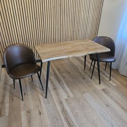 Table/  Desk
