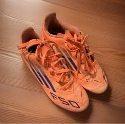 Adidas f50 cleats 2.5y