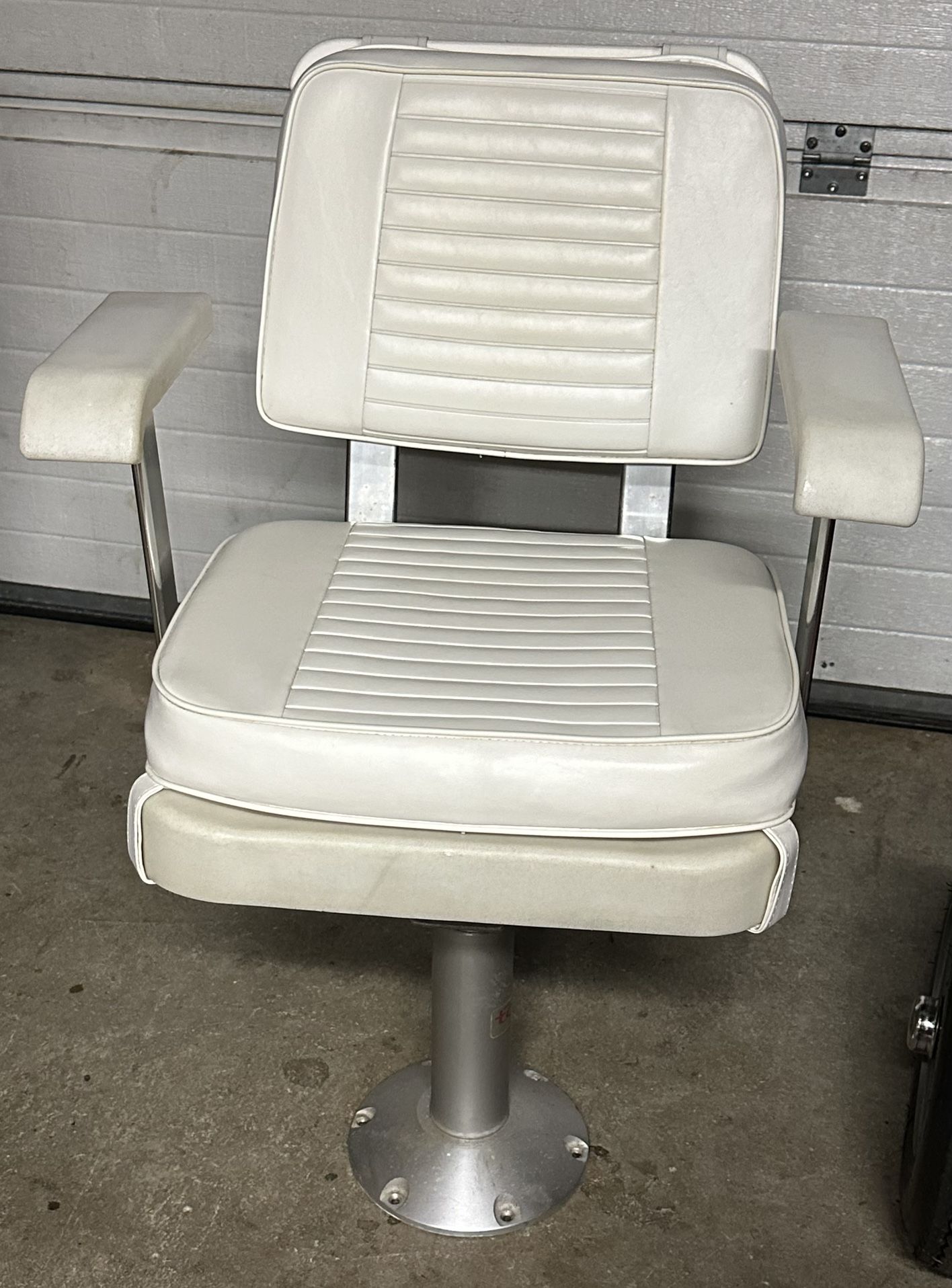 Todd Gloucester Captain's Ladder Back Seat
