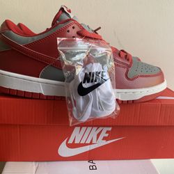 Nike SB Dunk UNLV