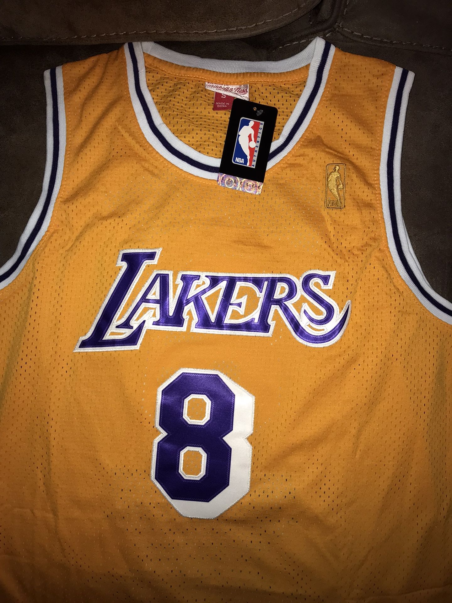 Lakers Kobe Bryant throwback jersey