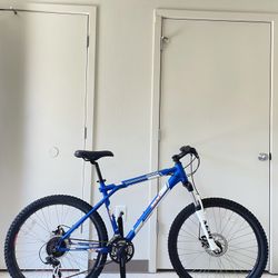 GT Avalanche 3.0 Mountain Bike 