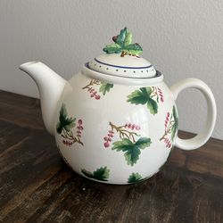 Winterthur teapot