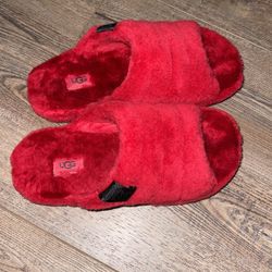 UGG MEN SLIDES SIZE 7 