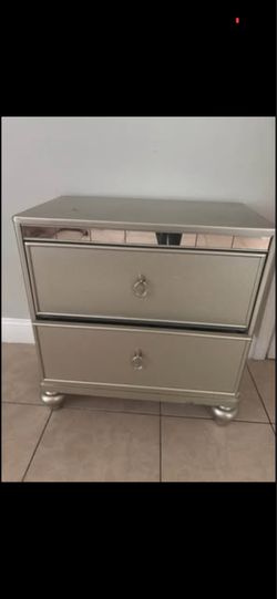 Queen bedroom set