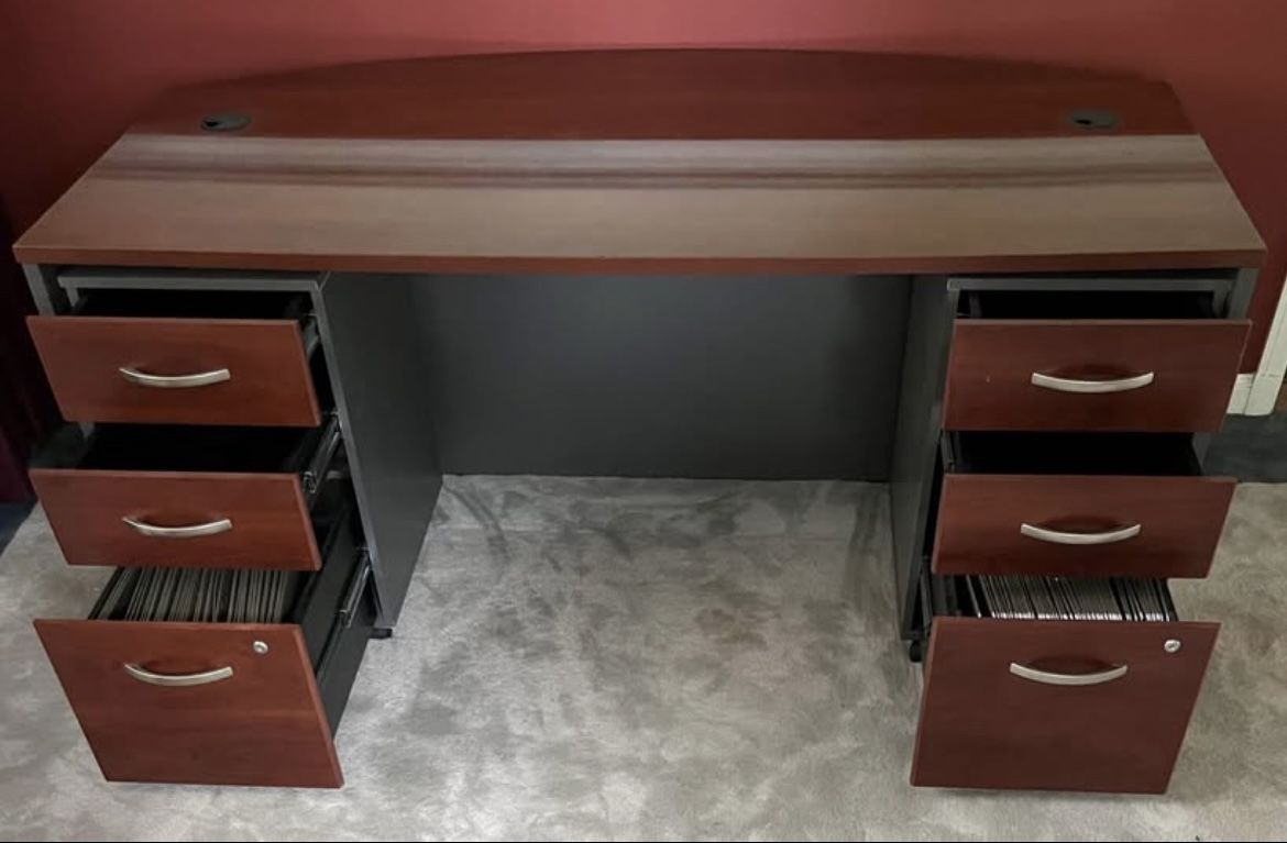Office Desk : 71W" x 36D" x 29” H . Desk & 3 Drawer Mobile Pedestal on wheels.