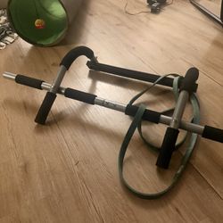 Pull up Bar with Band