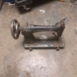 Singer Sewing Machine