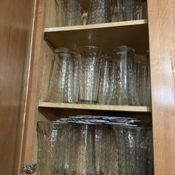 28 Clear vases