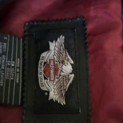 AUTHENTIC woman's HARLEY DAVIDSON cropped leather Jacket!