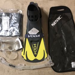 Snorkel Gear (Voda Fins Size 42-44; Snorkel Plus Bag)