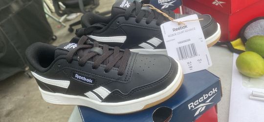 Kids tenis shoes Reebok size 13  new in box