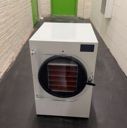 HarvestRight freeze dryer + pump