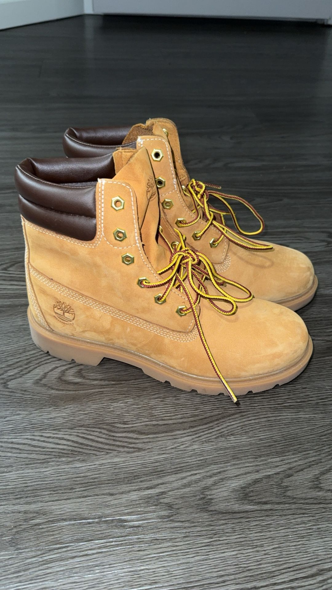 Timberland Premium Boots – Size 8, Like New (Worn Once!)