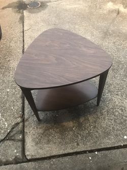 Mersman 31-5 Mid-Century Modern Guitar Pick Style End Table