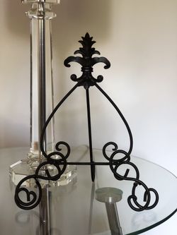 SMALL PORTRAIT EASEL