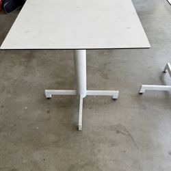 White Table 23x23 