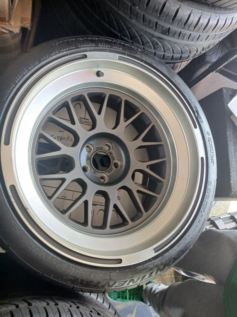 Greddy Pandem 6666 18in Rocket Bunny Rim N Tire