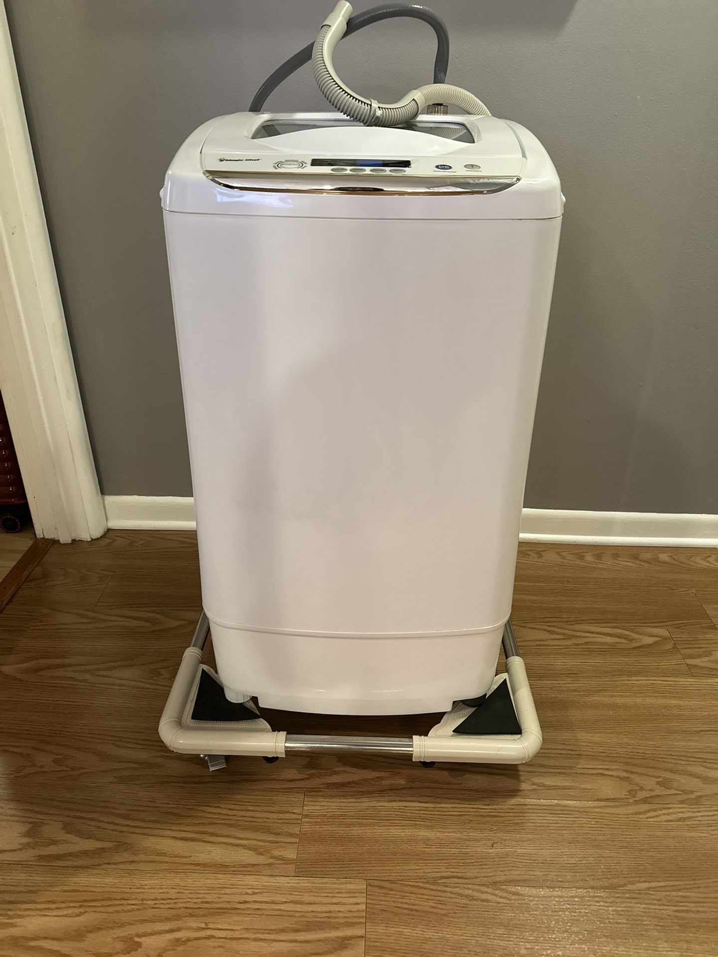 Magic Chef 0.9 Cu. Ft. Portable Washer – Like New