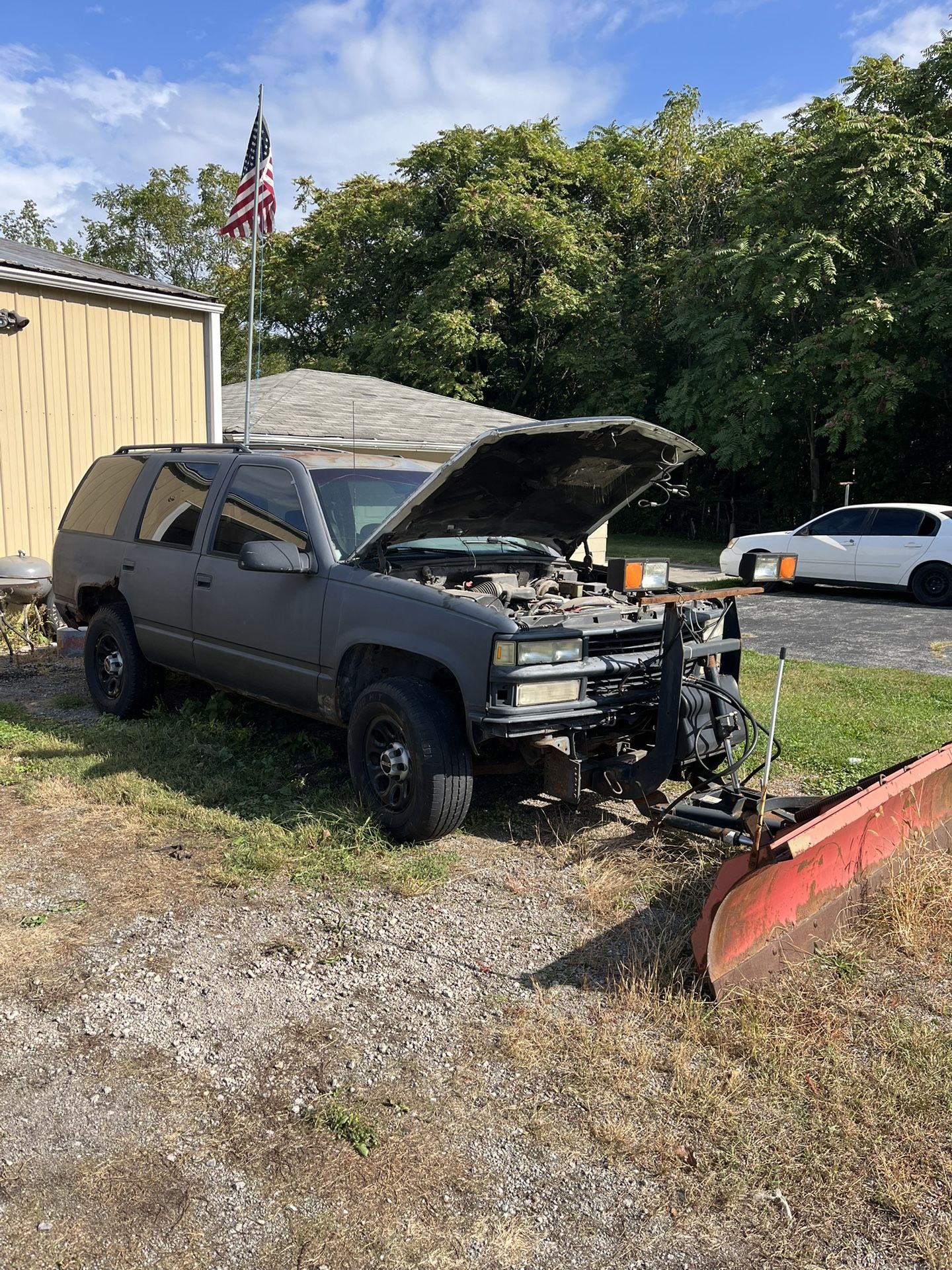 ‘96 Tahoe (for parts) w/plow