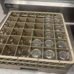 Small Restaurant Drinking Glass Carrier With 14 Small Drinking Glasses 