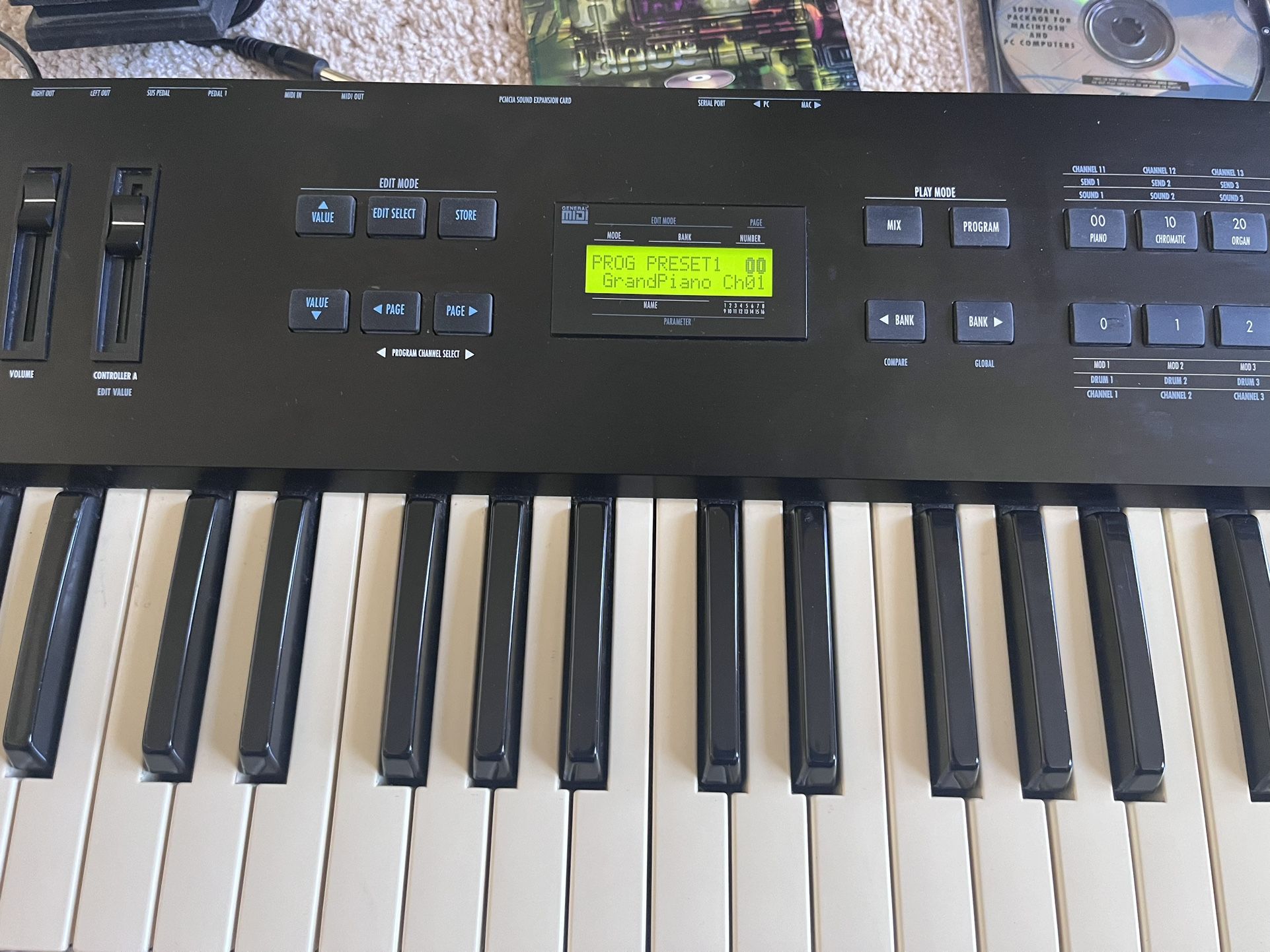 Vintage Alesis QS6 Synthesizer + Extras