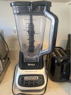 Ninja Professional Blender 1100W - Powerful Smoothie Blender