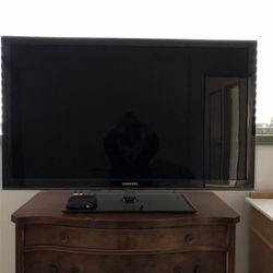 Samsung 42 InchTV plus Roku