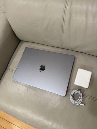 MacBook Pro 16-inch (2023, M2 Max Chip, 96GB, 8TB SSD)