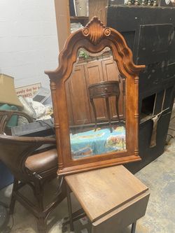 Vintage Queen Anne Solid Wood Arched Mirror w/ Shell Carving (37" x 25")