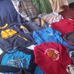 In Exallant Clean Condition Boys Clothes Sizes 8,9,10,11,12 Years Old Lots Of Pants And Shirts, Hoodies, All $25 Check Out All Pictures 