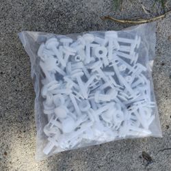 50 PC White Plastic Automotive Fasteners Door Trim Panel Clips 