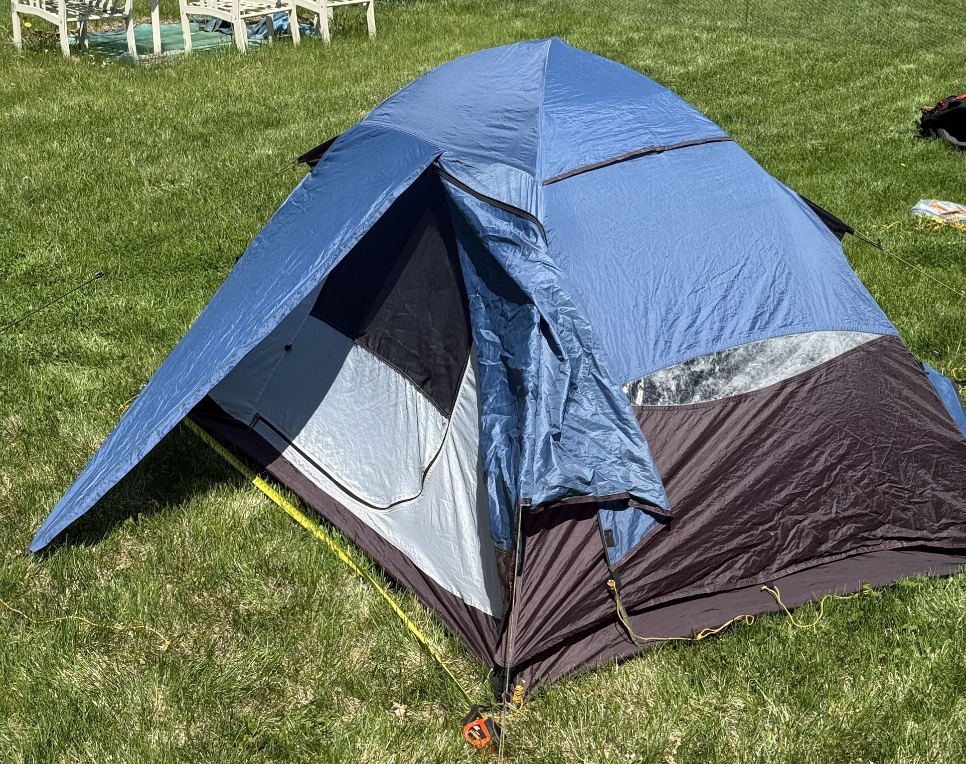 Roomy 2 person Backpacking Tent. Alps Mountaineering