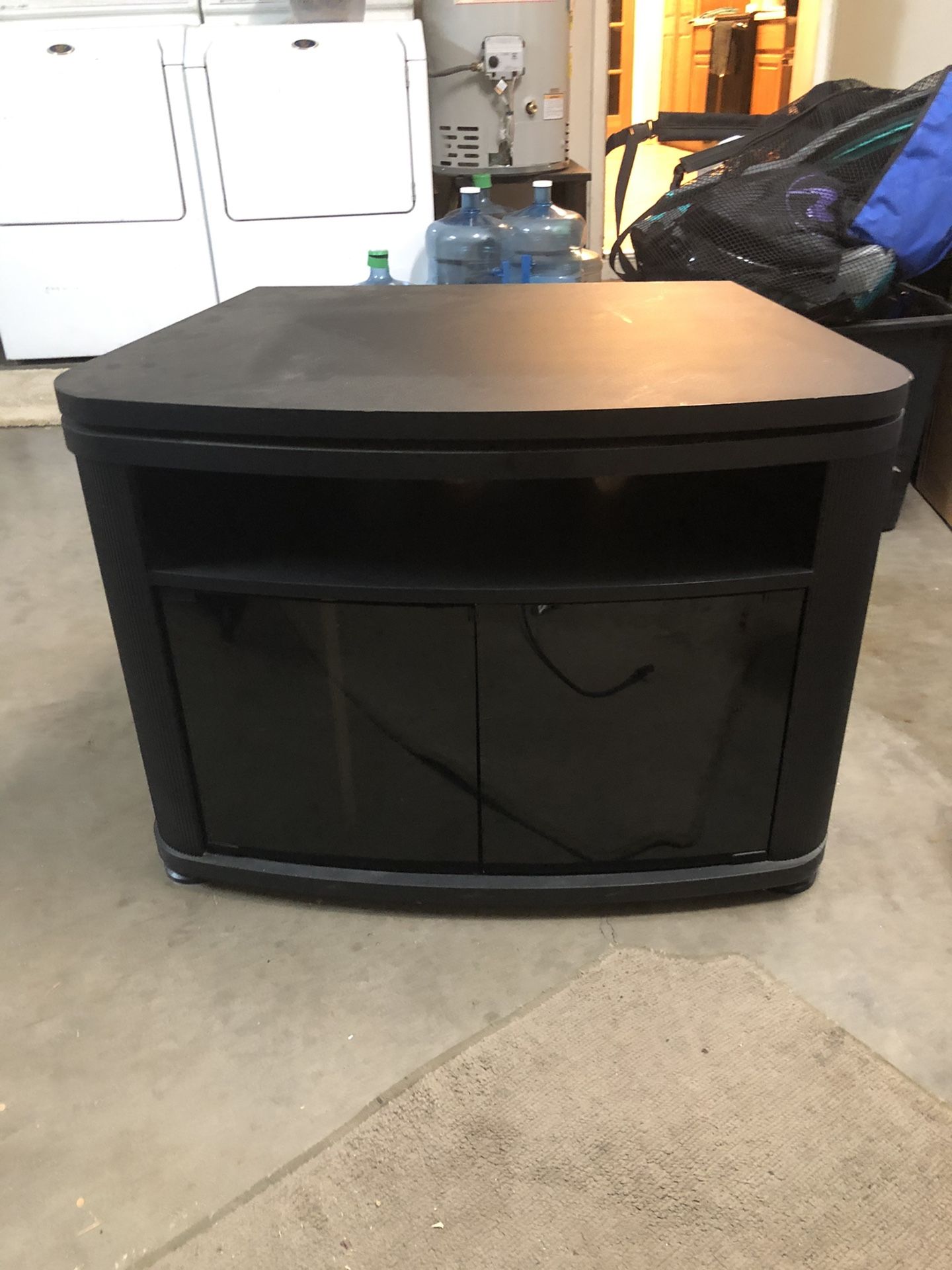 Swiveling TV Stand / Entertainment Center