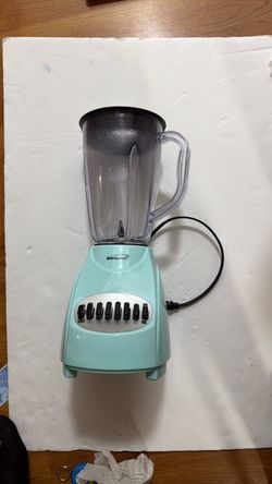 Brentwood JB-220BL: 12-Speed + Pulse Blender - Blue