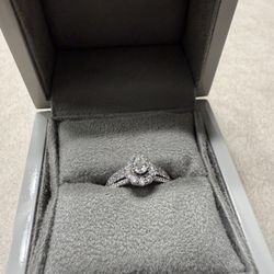 💍 Stunning Pear-Shaped Diamond Engagement Ring – Size 6.5 (Reeds Jewelers)