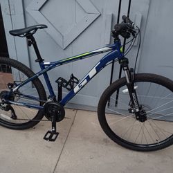 GT.  AGGRESSOR.     Mountain Bike 