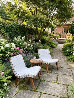 Set of 2 White Woven Rope Outdoor Lounge Chairs Solid Acacia Wood Frame Minimalist Transitional Style Patio Accent Leisure Armchairs