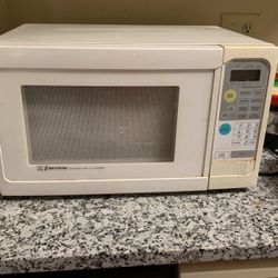 Emerson Microwave Oven
