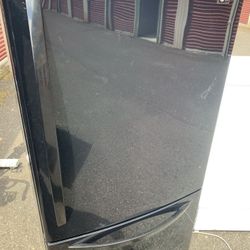 LG Glossy Black Bottom Freezer Refrigerator 