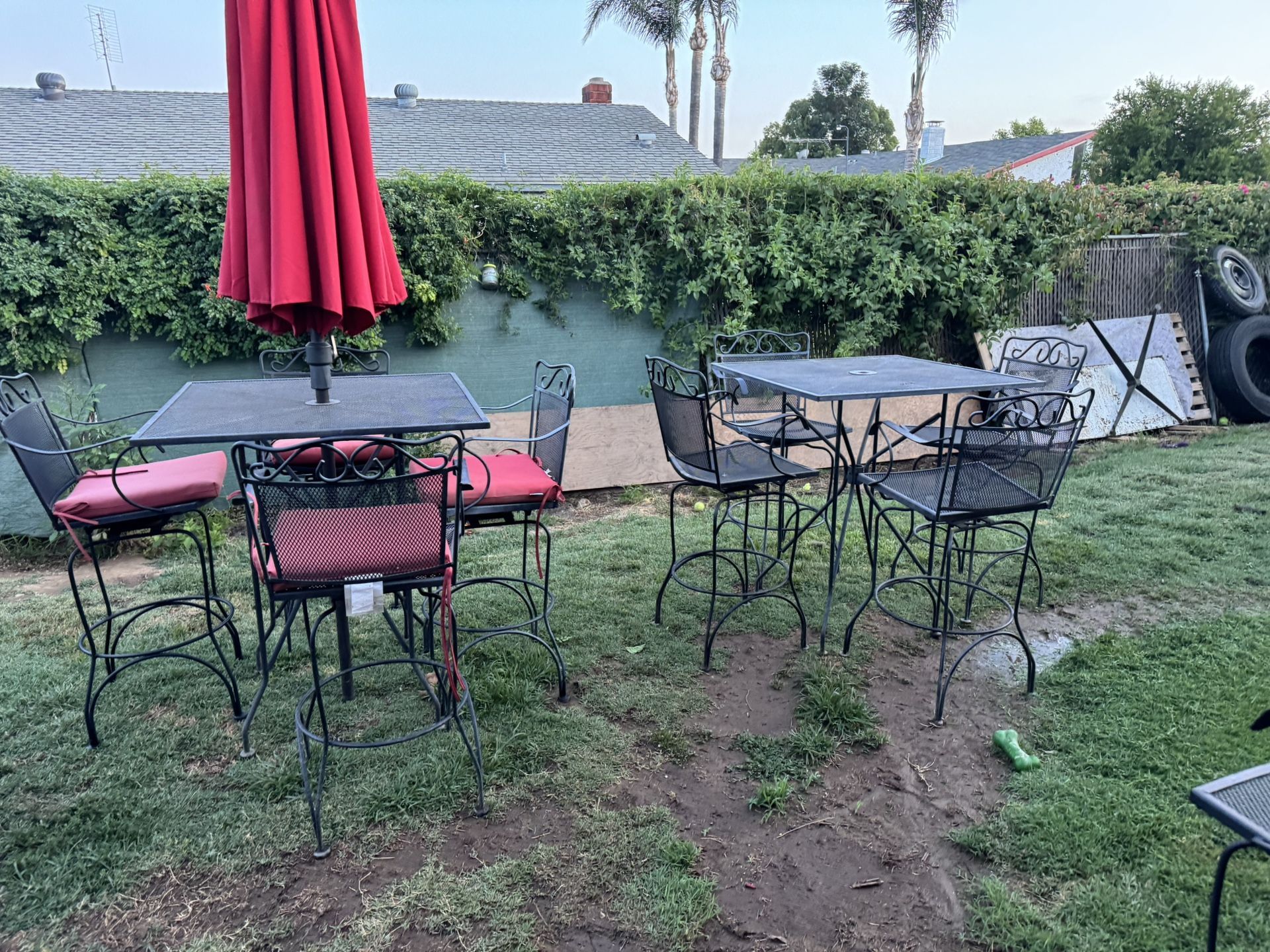 Patio Set Furniture 5 Pieces. Stunning Vintage Wrought Iron square tall Table and 4 Matching stools. Middle Century Furniture