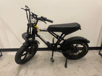 LAGDA E-BIKE  MINT CONDITION (45MPH)