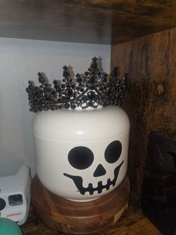 Black crown