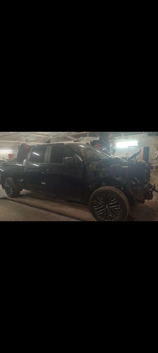 2020 Crew Cab Chevy Silverado For Parts
