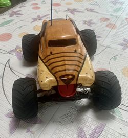 Traxxas Monster Mutt 1/10 Scale 2WD Monster Truck. Collector item, rare vintage model.