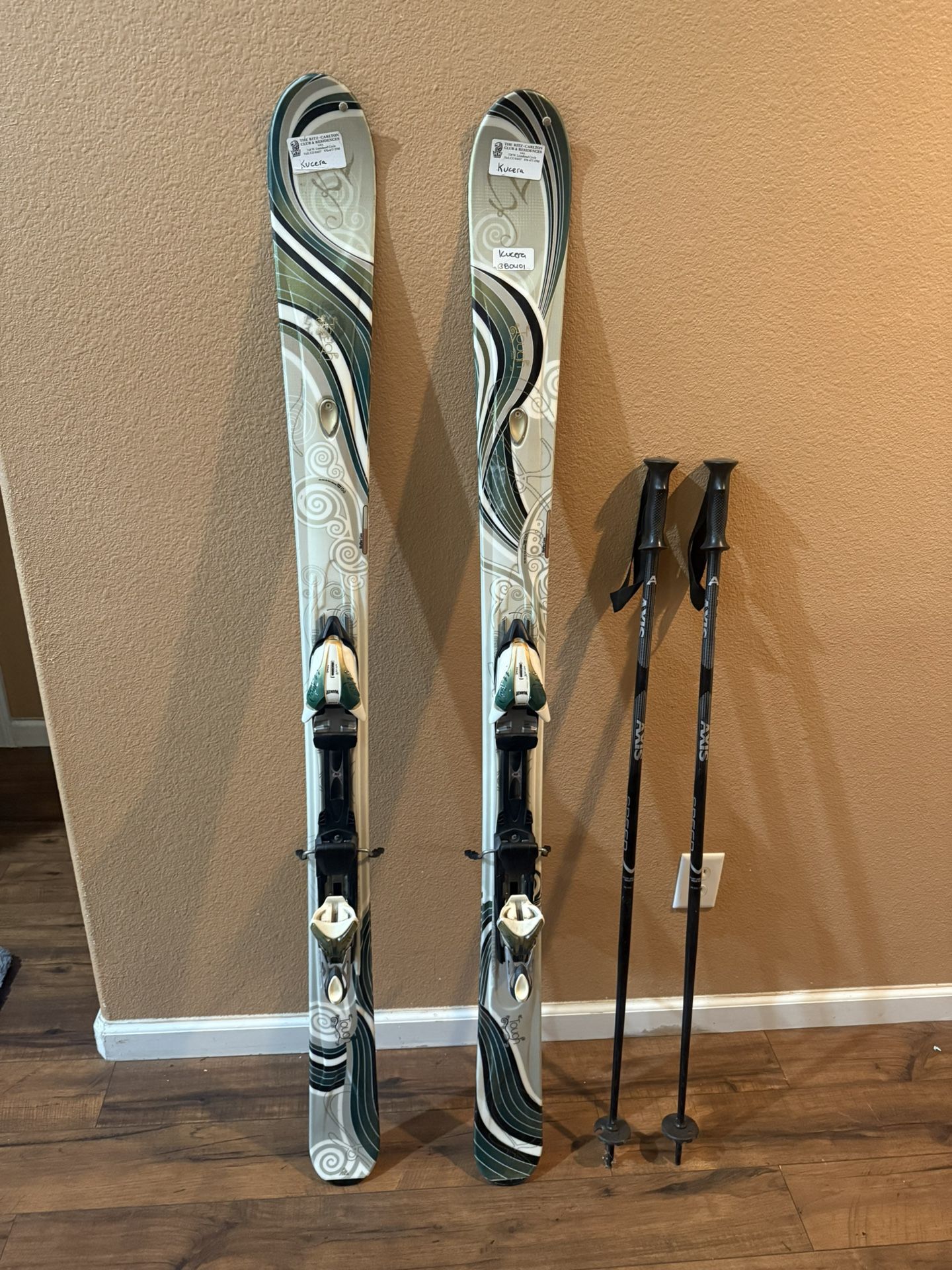 K2 Tough Luv Women’s Snow Skies 156cm w/ Ski Poles