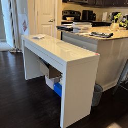 MOVING FINAL SALE‼️ – IKEA MALM White Desk + Chair – Excellent Condition